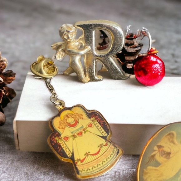 EUC 7 pcs-Unique Holy Brooches & pins. - Picture 3 of 5